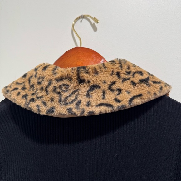 Emerson Lang Leopard Faux Fur Collar Ribbed Button-Up Sweater Top – Size L - Picture 8 of 9